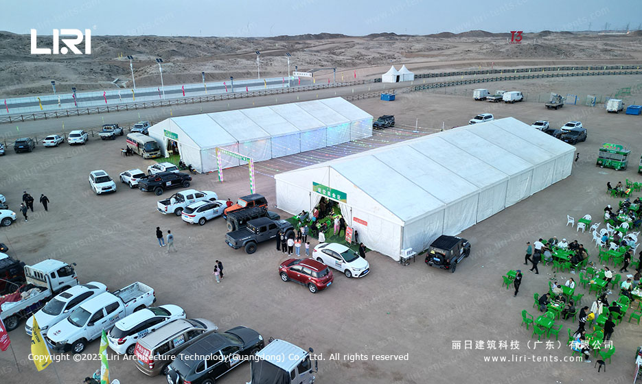 Outdoor clear span event tent